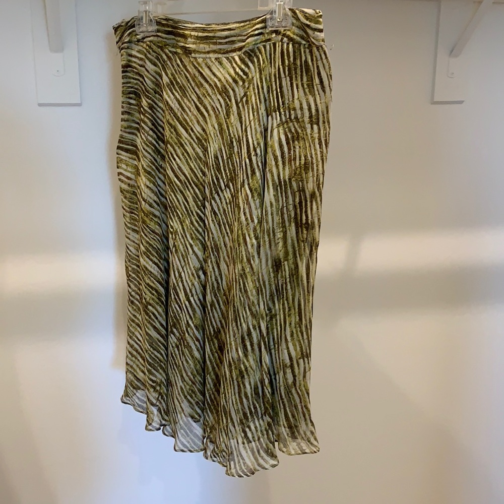 Jones New York Silk Lined, Flowing Silk Skirt.